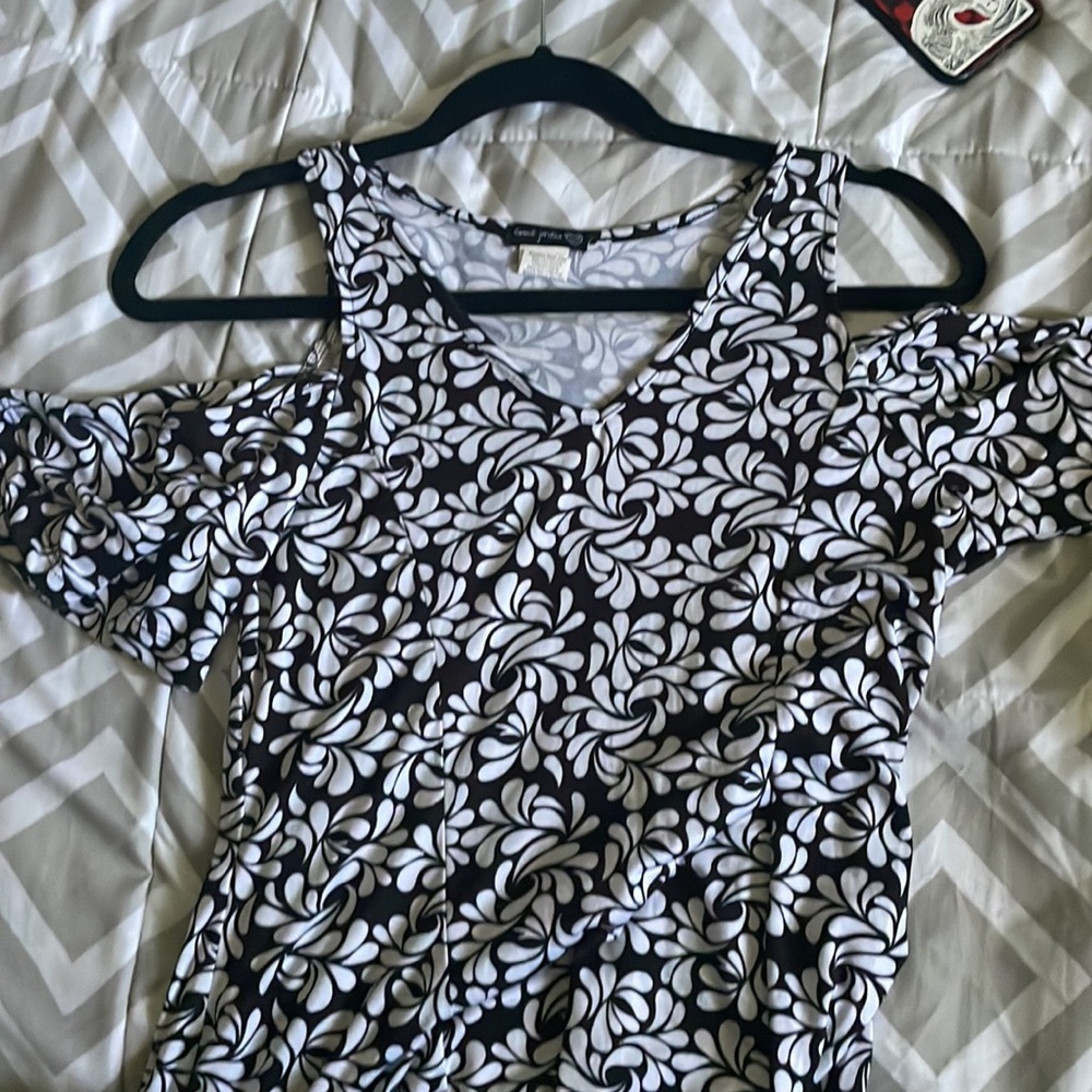 BLACK & WHITE DRESS - Picture 1 of 4
